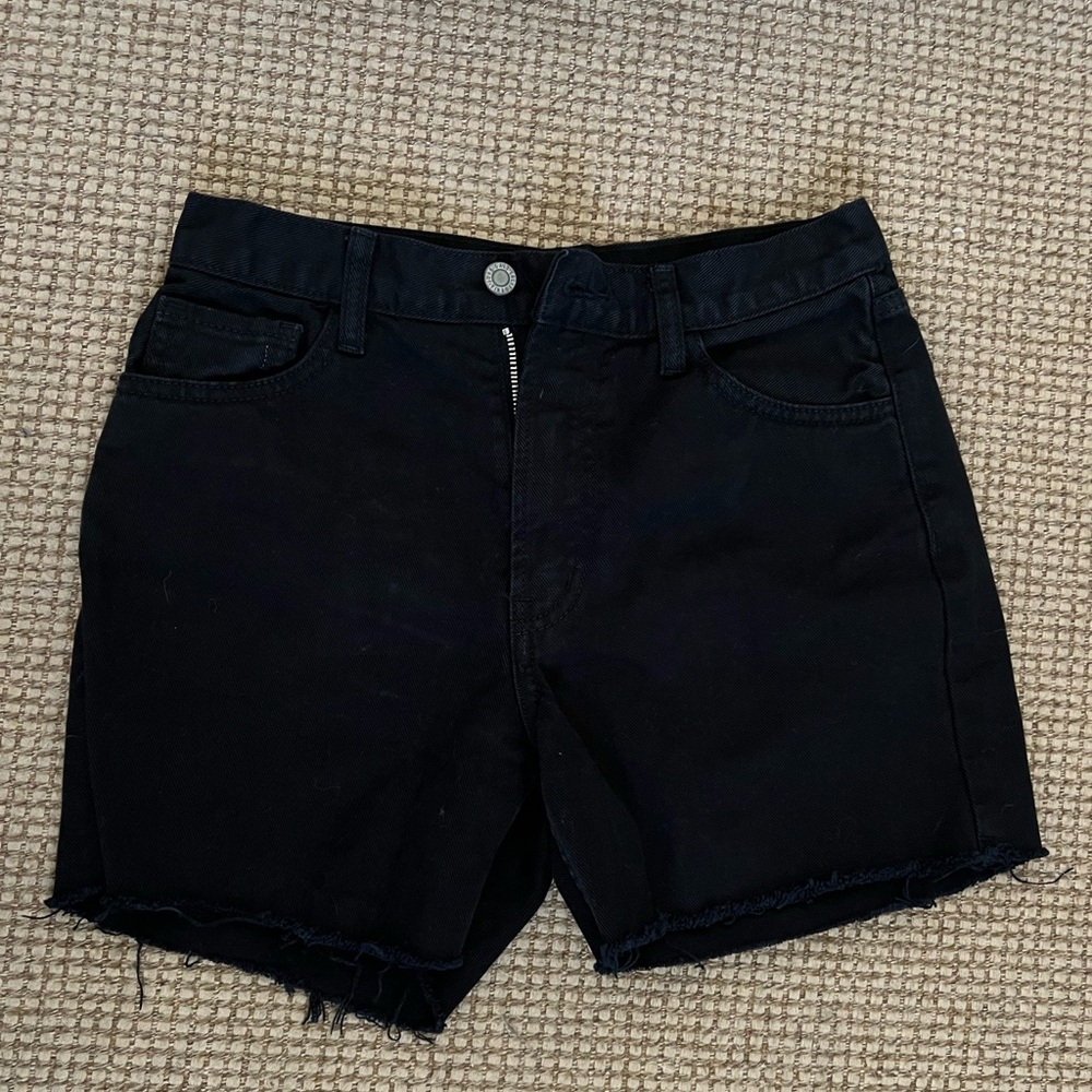Black high waisted shorts - 90s style from Brandy Melville